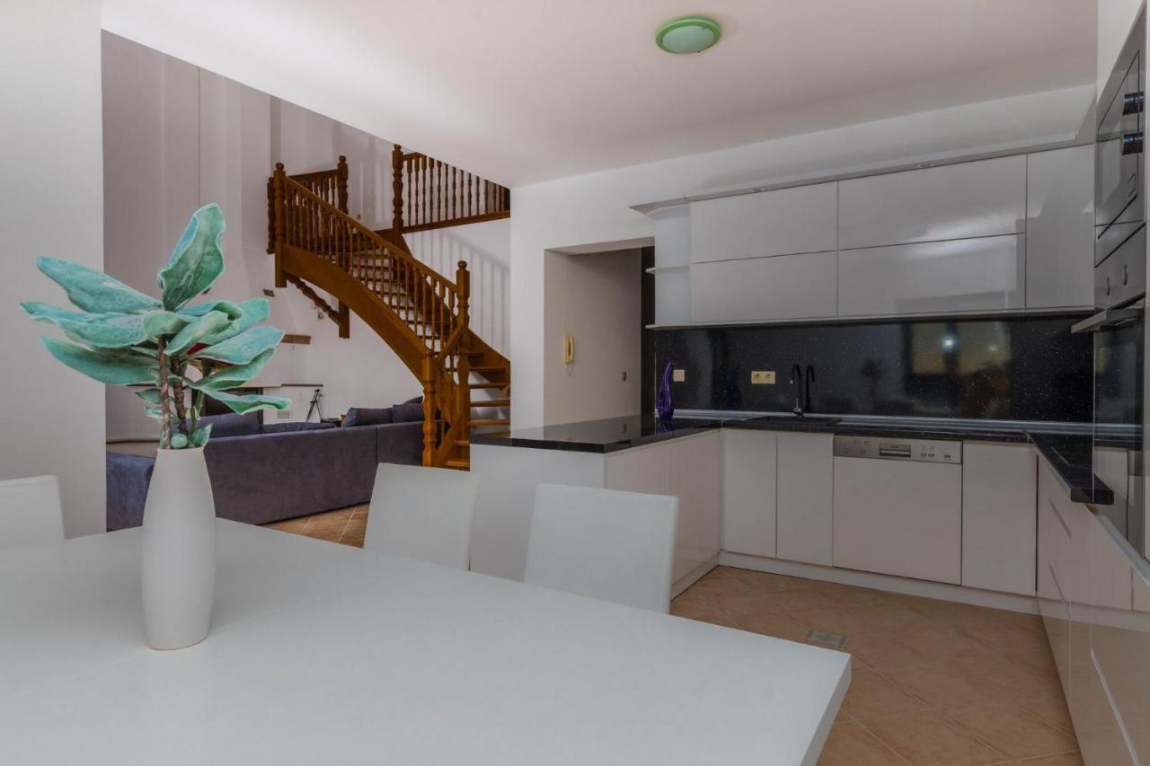 Vila Sani Crikvenica Exterior foto